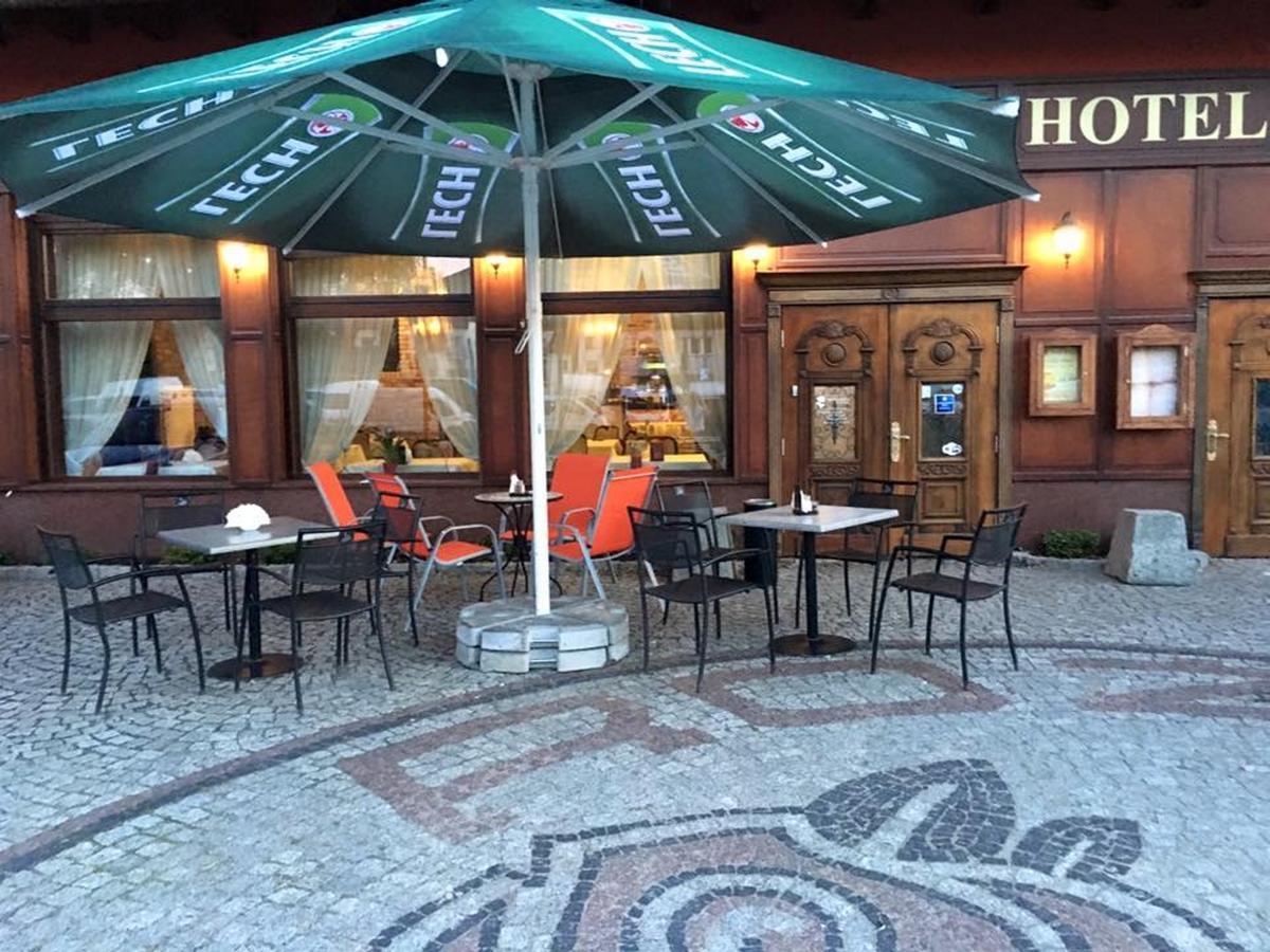 Hotel Roza Kamieniec Wroclawski Eksteriør billede
