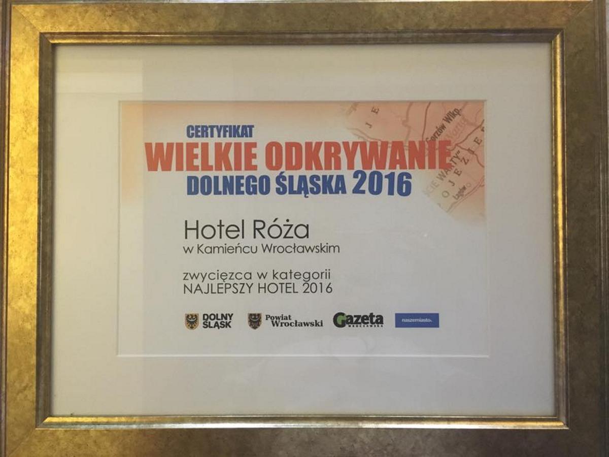 Hotel Roza Kamieniec Wroclawski Eksteriør billede