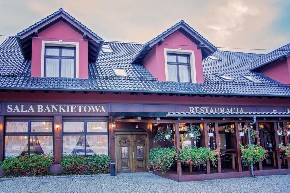 Hotel Roza Kamieniec Wroclawski Eksteriør billede